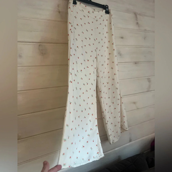 Feather Bone By Anthropologie 2 Cream Cherry Print High Rise Wide Leg Crop Pants - Picture 2 of 8